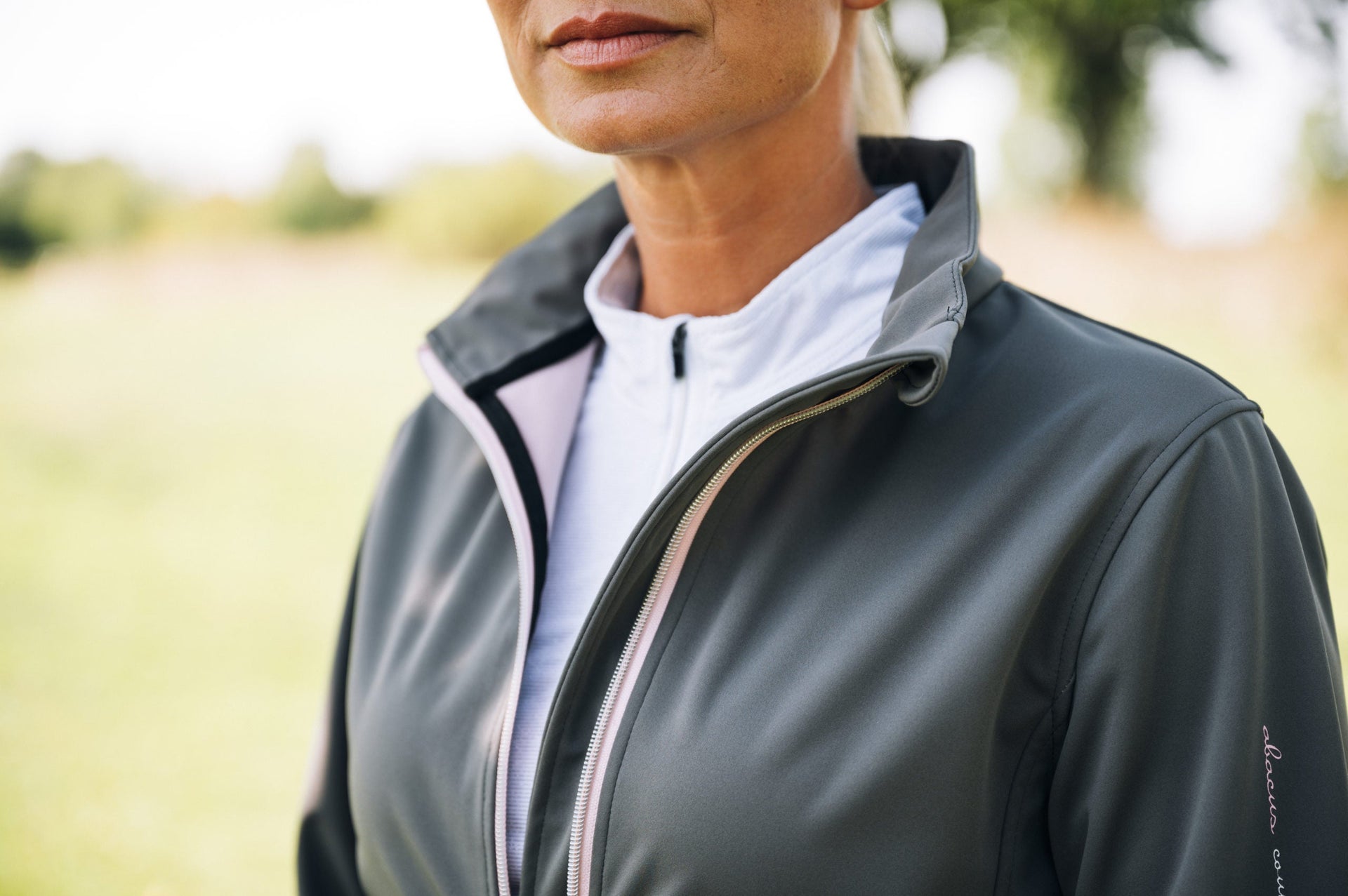 Women Navan Softshell Jacket - Mercantile Mountain